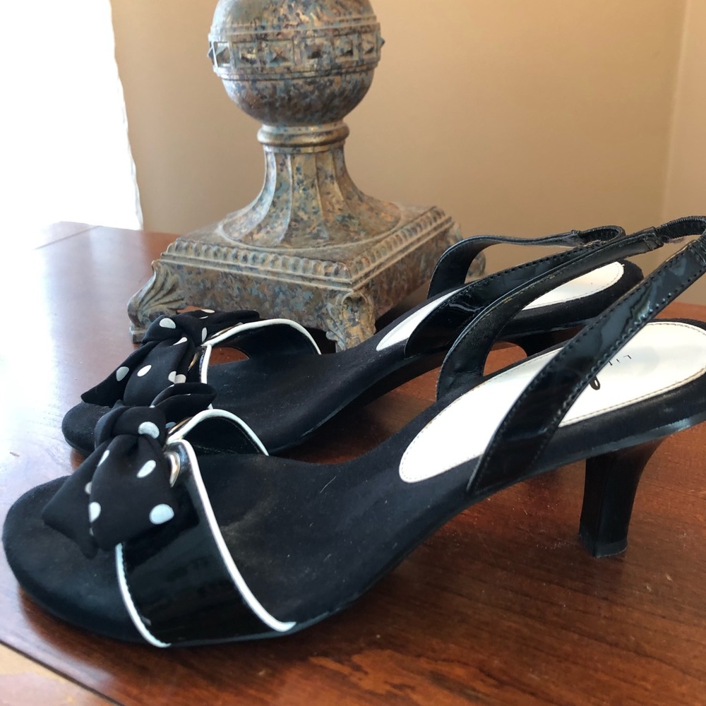 Life Stride Patent Leather and polka Dot Bows